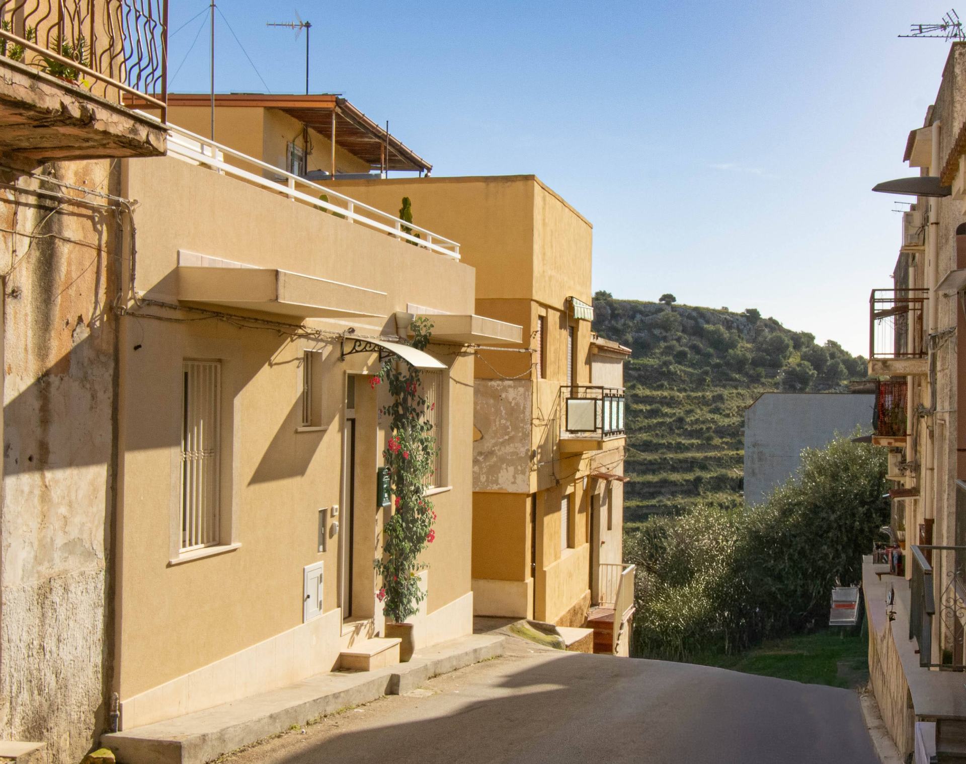 Casa Bandello entrance on Via Antonio Fogazzaro