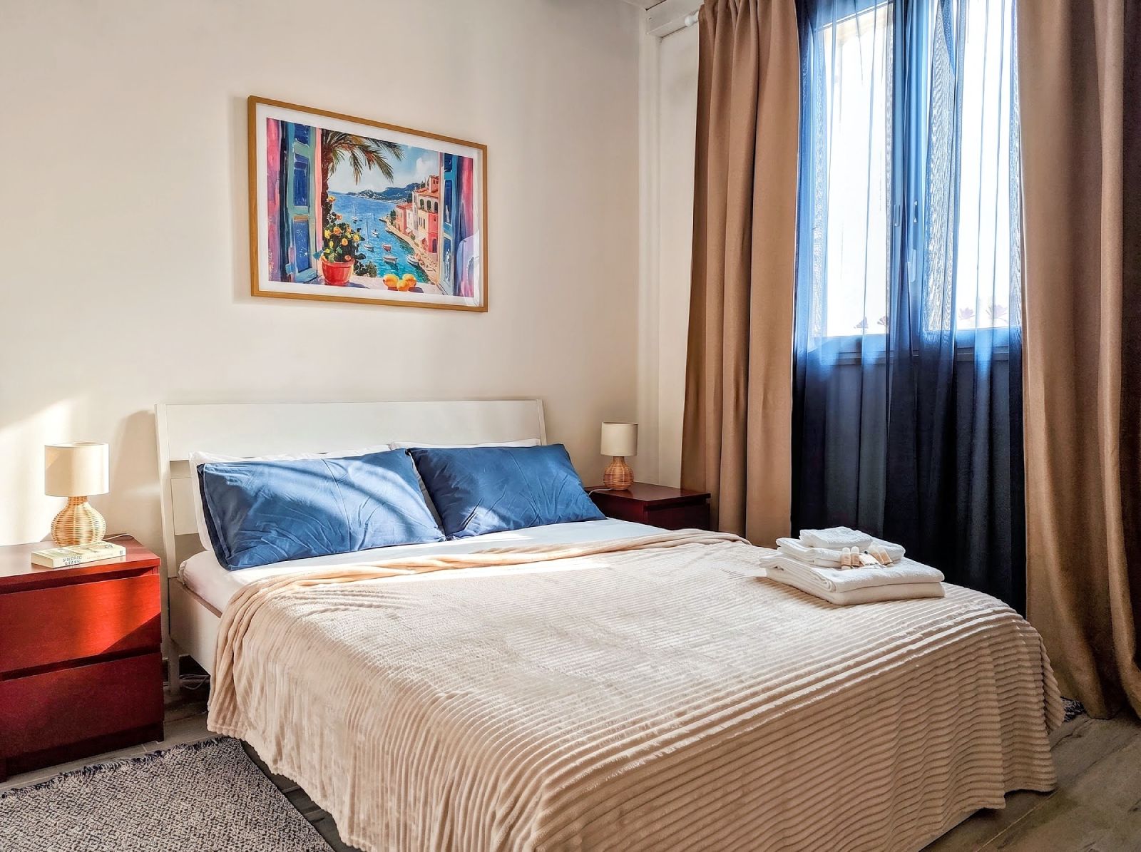 Front bedroom with double or twin beds